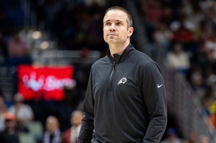 开云官网-末节活塞14次罚球!奥特:比赛简直变成了橄榄球 我们要不断进步