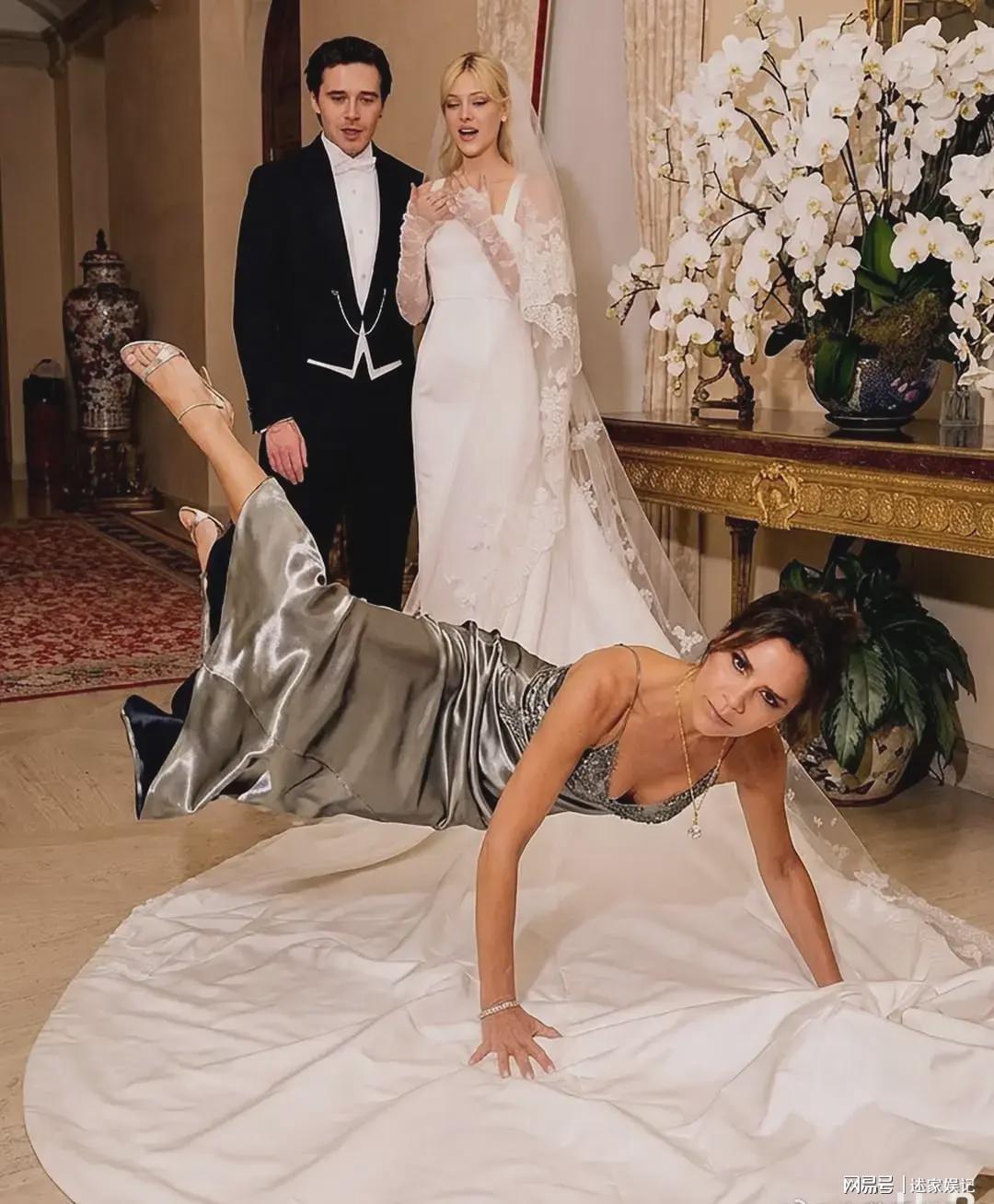 开云APP-豪门婆媳局:维多利亚霸气侧漏,儿子夹在中间左右为难