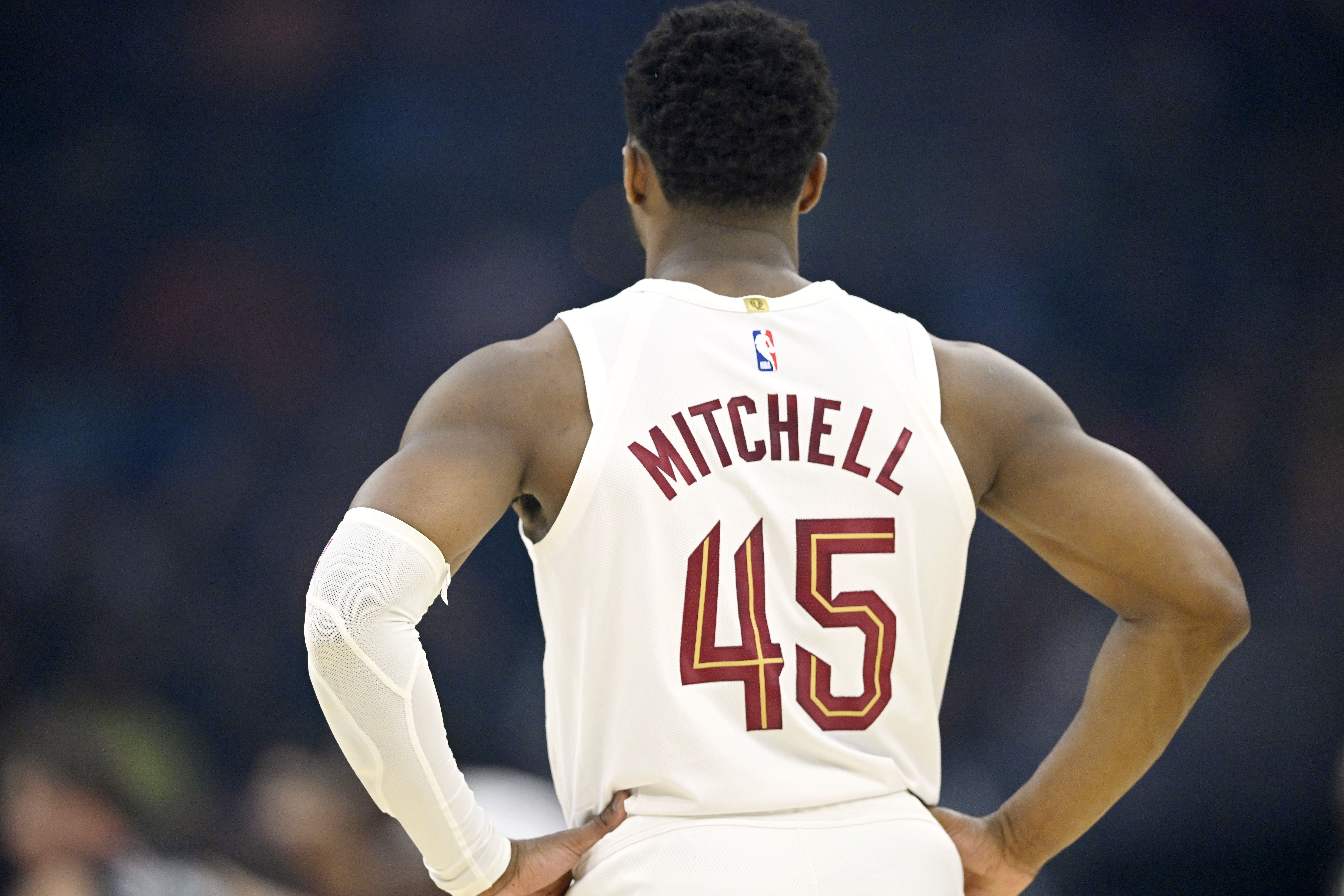 开云体育-保底能力很强！米切尔生涯9个赛季全部带队打进季后赛